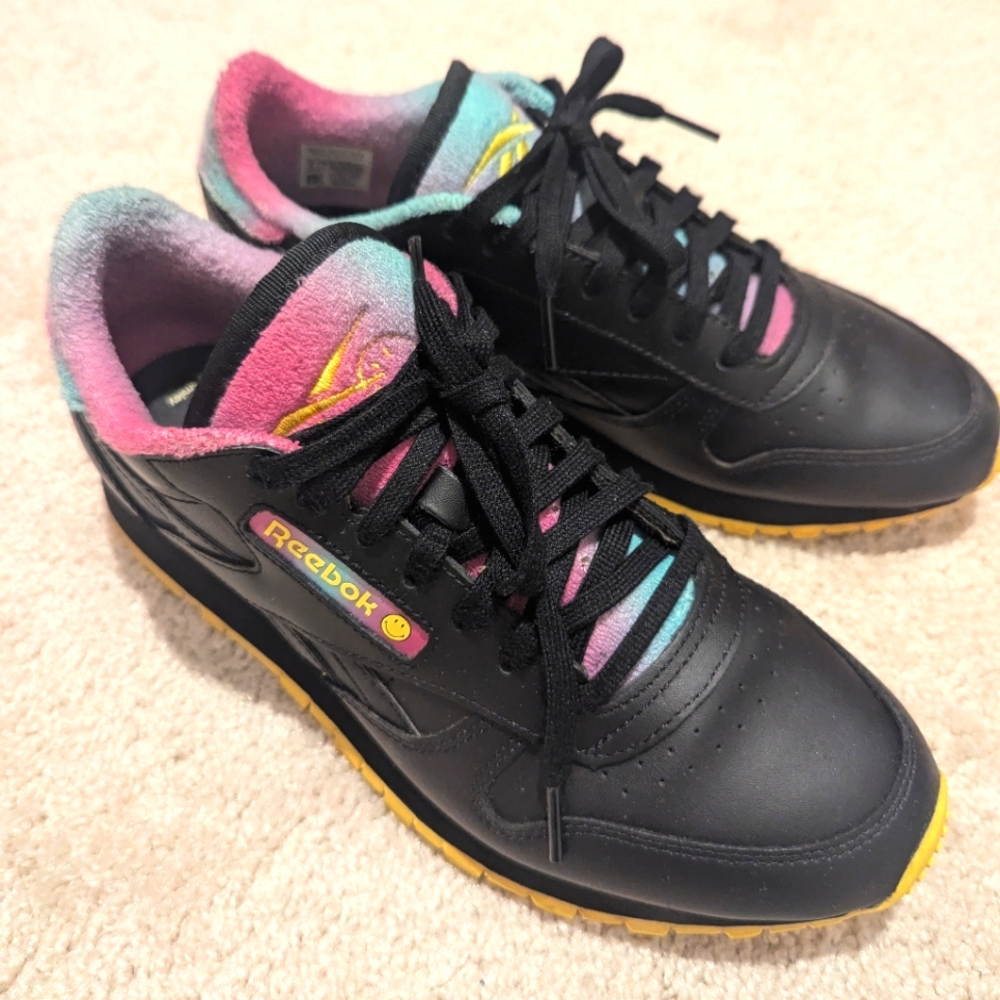 Reebok smiley sneakers